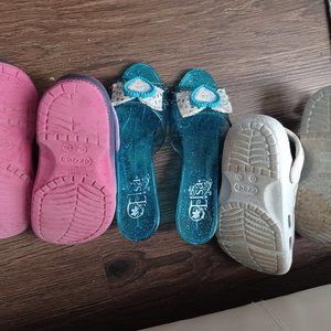 Size 10 girls croc and play shoea
